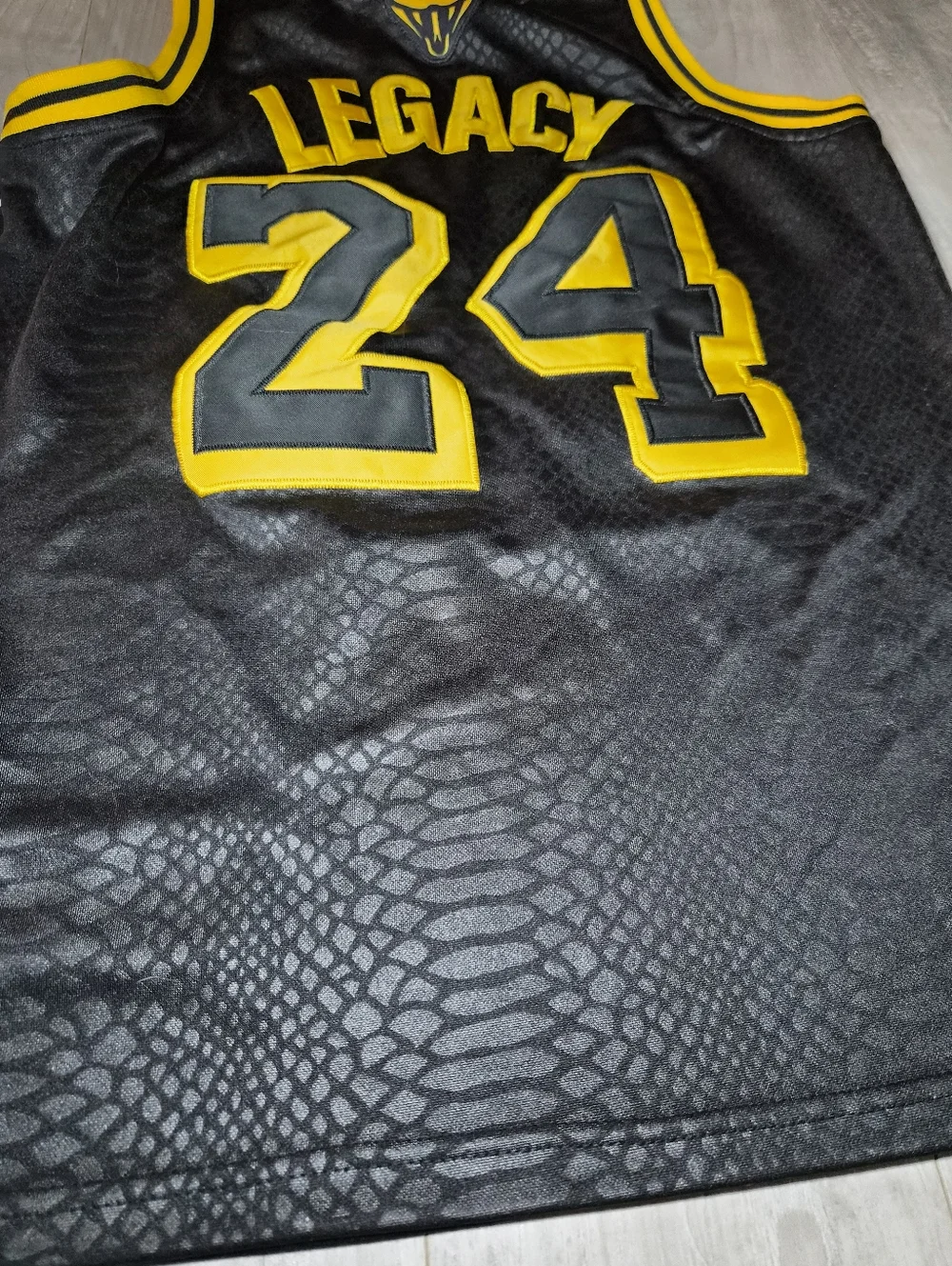 Men's Legend 8 24 Basketball Jersey 90S Hip Hop Sports Top Snakeskin